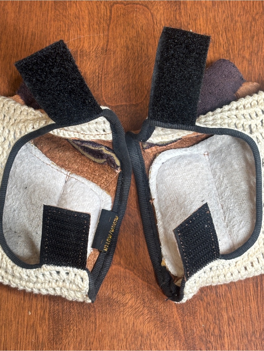 TREK Crochet Fingerless Cycling Gloves in Cream and Brown - Picture 4 of 9